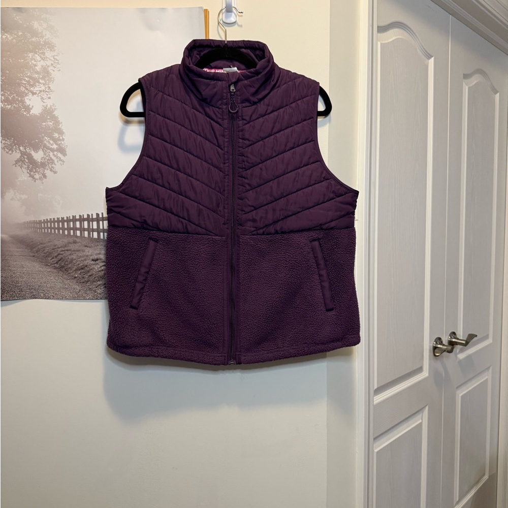 Tech Gear Purple Puffer Vest Lightweight Quilted Zip Athleisure Layering Size M